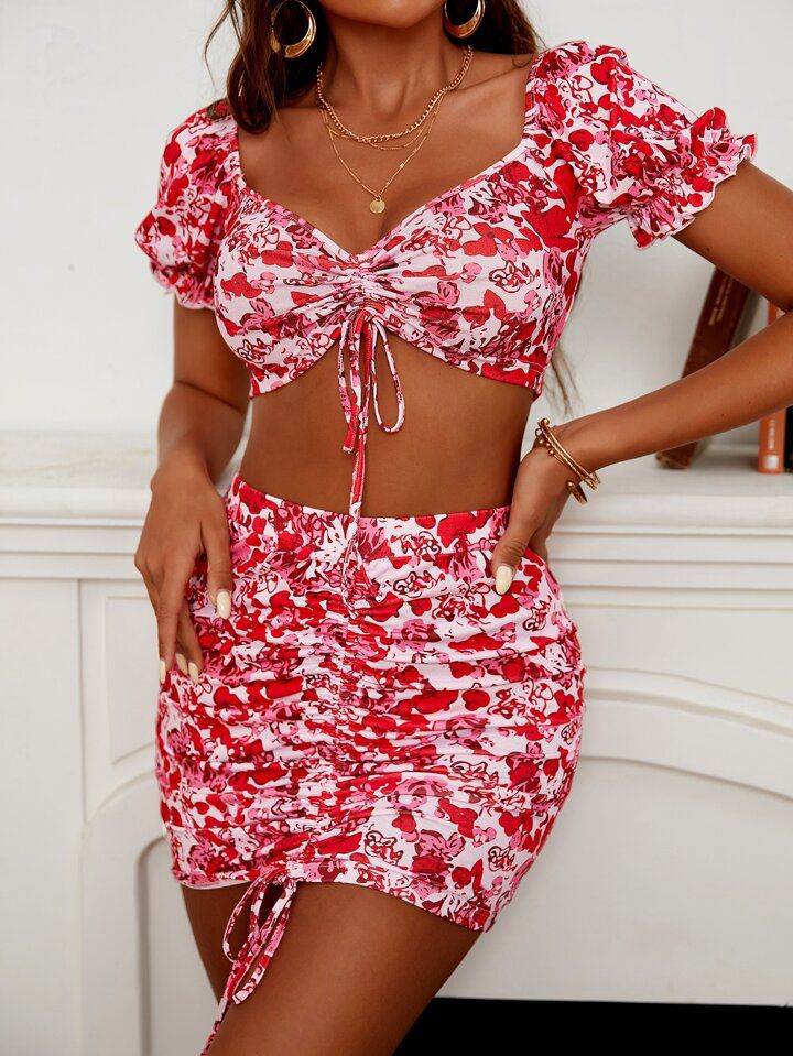 Women's Two-Piece Fully Printed Women's Clothing Set with Heart Neck, Drawstring Front, Puff Sleeves and Ruffled Skirt - الصورة 5