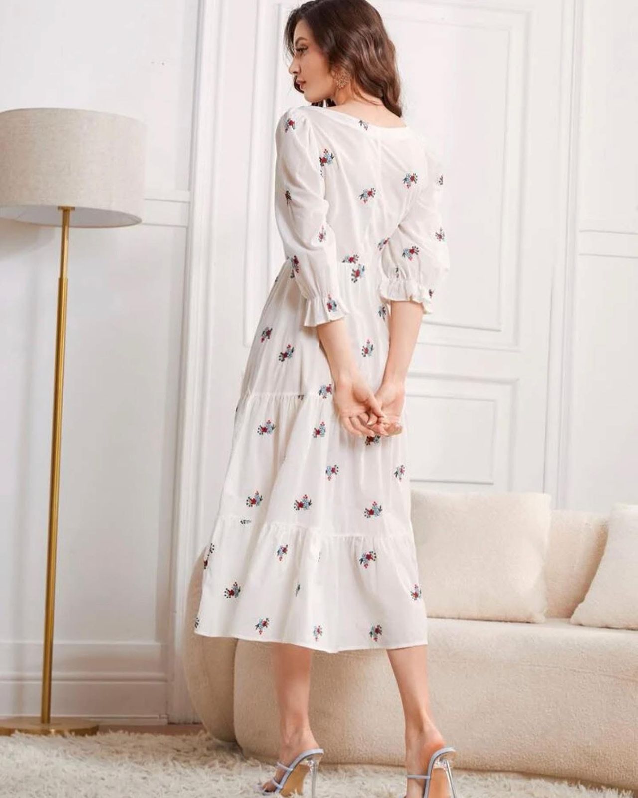 Mulvari Square Neck Floral Embroidery Dress Without Belt - الصورة 3