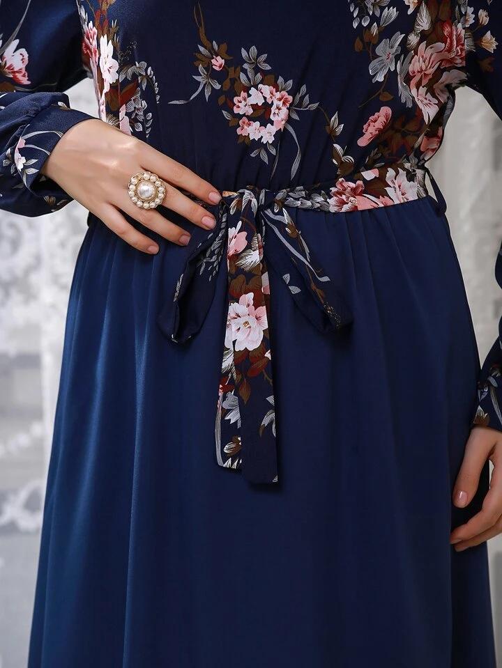 Plus Floral Print Belted Dress - الصورة 3