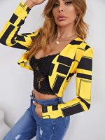Short blazer jacket with long sleeves