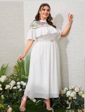 White SHEIN Dress Size (2XL)